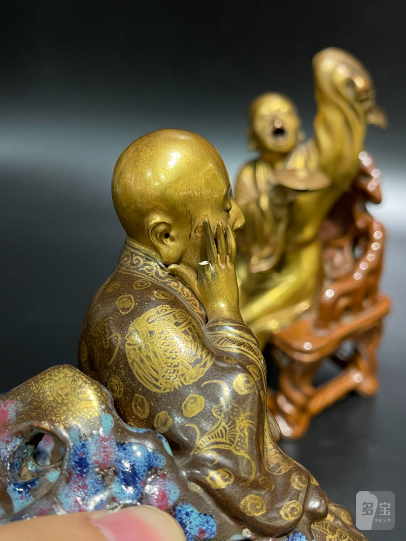 清乾隆 粉彩描金罗汉坐像一对 - 图17